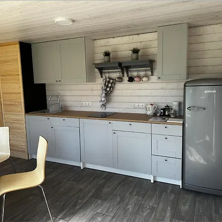 Hede Suvemajad/summer Campsite Parnu