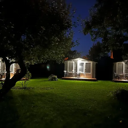 Hede Suvemajad/summer * Παρνού